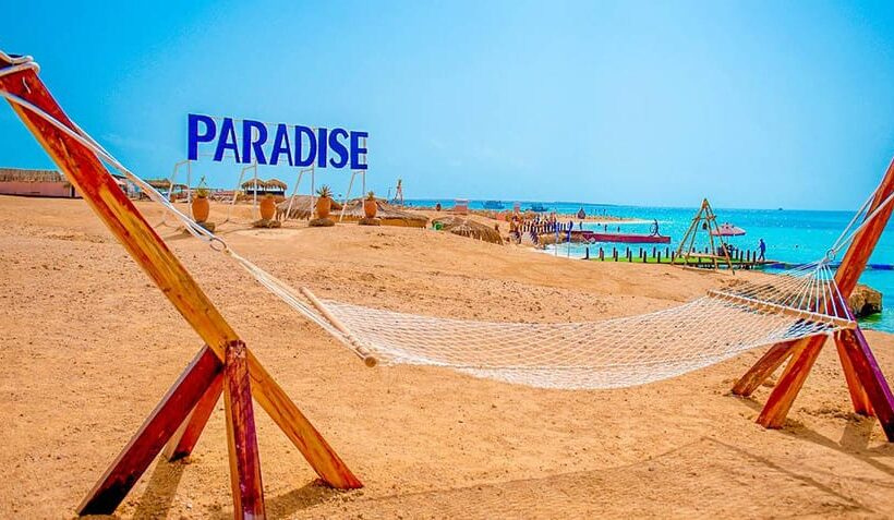 Sea trip to Paradise Island